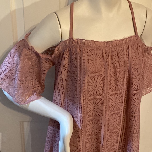 Off Shoulder Lace Shift Dress - Picture 7 of 9